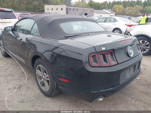 45093415 :رقم المزاد ، 1ZVBP8EM8D5213993 vin ، 2013 Ford Mustang V6 Premium مزاد بيع