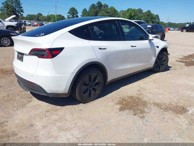 Auction sale of the 2024 Tesla Model Y Long Range Single Motor Rear-wheel Drive/rwd, vin: 7SAYGDED4RA334418, lot number: 45093450