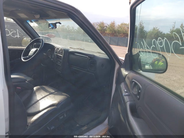 45093462 :رقم المزاد ، 1GTDT13X54K121463 vin ، 2004 Gmc Sonoma Sls مزاد بيع