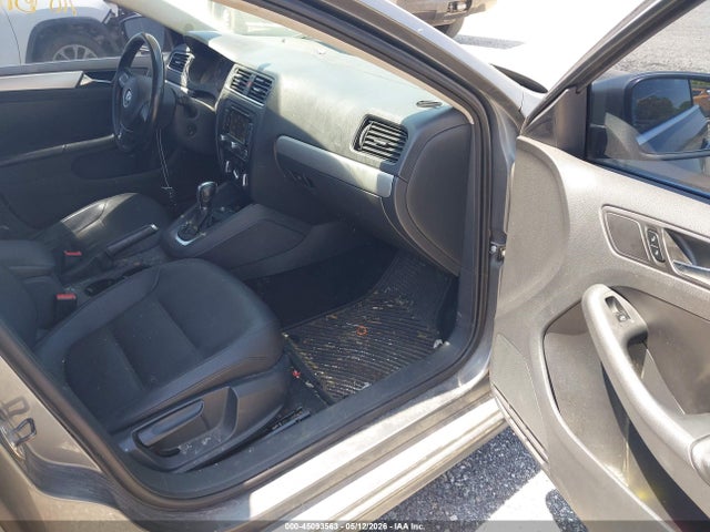 45093563 :رقم المزاد ، 3VWLZ7AJ9BM379533 vin ، 2011 Volkswagen Jetta 2.5l Sel مزاد بيع