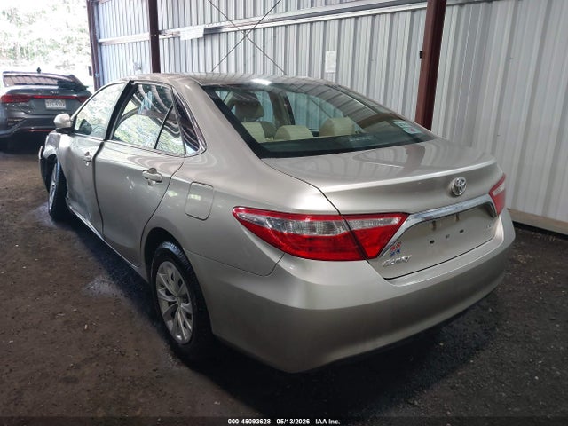 45093628 :رقم المزاد ، 4T1BF1FK7HU695325 vin ، 2017 Toyota Camry Le مزاد بيع