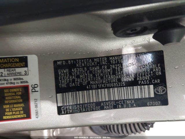 45093628 :رقم المزاد ، 4T1BF1FK7HU695325 vin ، 2017 Toyota Camry Le مزاد بيع