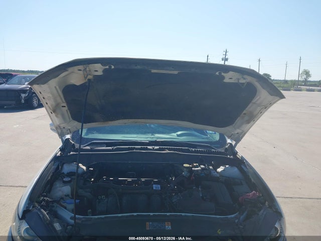 3FA6P0H78GR365615 Ford FUSION SE