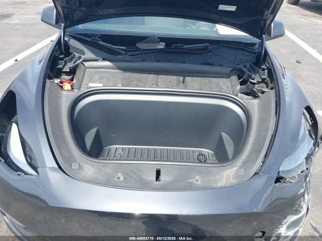 Tesla Model Y 2024 7SAYGDED5RF192793 Image 10