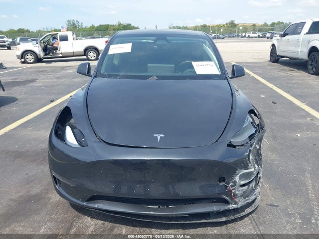 Tesla Model Y 2024 7SAYGDED5RF192793 Image 13