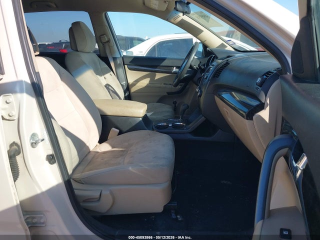 45093866 :رقم المزاد ، 5XYKT4A20BG104895 vin ، 2011 Kia Sorento Lx V6 مزاد بيع