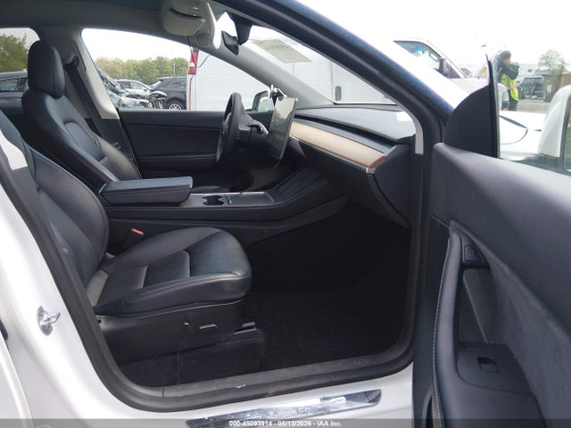 Продажа на аукционе авто 2021 Tesla Model Y Long Range Dual Motor All-wheel Drive, vin: 5YJYGDEE6MF286227, номер лота: 45093914