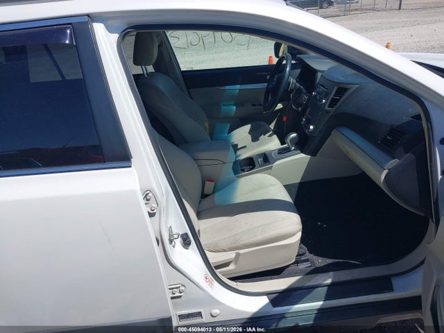 2011 Subaru Outback 2.5i Premium მანქანა იყიდება აუქციონზე, vin: 4S4BRCBC2B3316374, აუქციონის ნომერი: 45094013