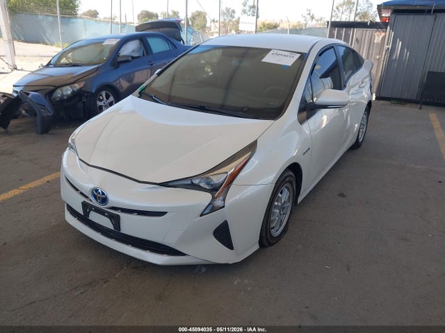 Toyota Prius Two 2016 JTDKBRFU8G3008275 Image 2