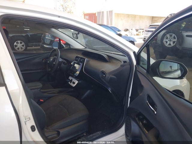 Toyota Prius Two 2016 JTDKBRFU8G3008275 Image 5