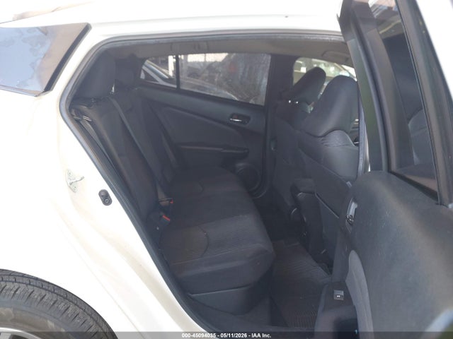 Toyota Prius Two 2016 JTDKBRFU8G3008275 Image 8
