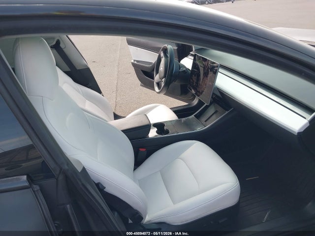 2018 Tesla Model 3 Long Range/performance მანქანა იყიდება აუქციონზე, vin: 5YJ3E1EB7JF183964, აუქციონის ნომერი: 45094072