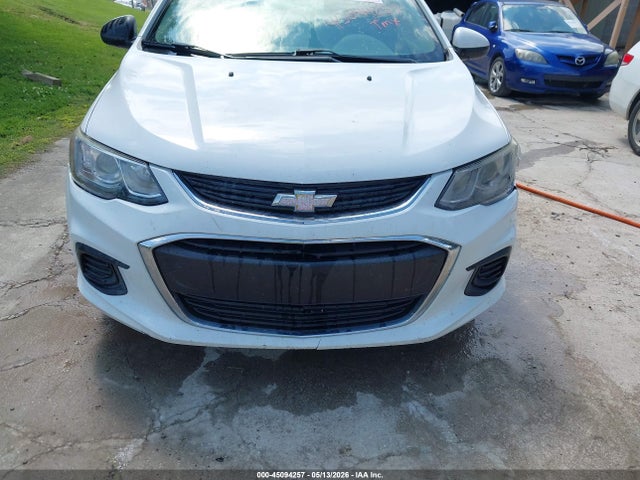 45094257 :رقم المزاد ، 1G1JB5SHXJ4137562 vin ، 2018 Chevrolet Sonic Ls Auto مزاد بيع