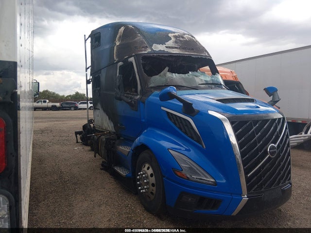 Продажа на аукционе авто 2026 Volvo New Vnl, vin: 4V4BC9EH1TN698326, номер лота: 45094308