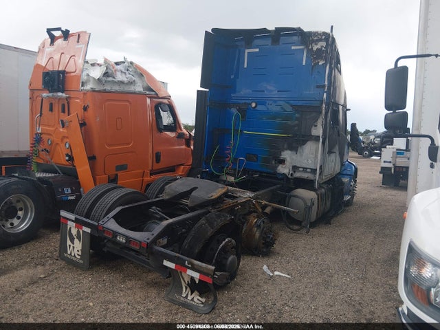 Продажа на аукционе авто 2026 Volvo New Vnl, vin: 4V4BC9EH1TN698326, номер лота: 45094308