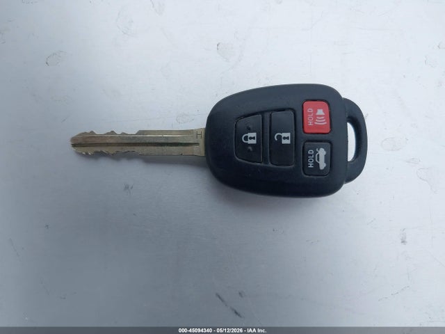 2T1BURHE9KC246359 Toyota COROLLA LE