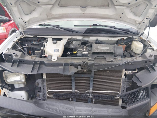 Chevrolet Express 2500 Work Van 2017 1GCWGAFF2H1139074 Image 10