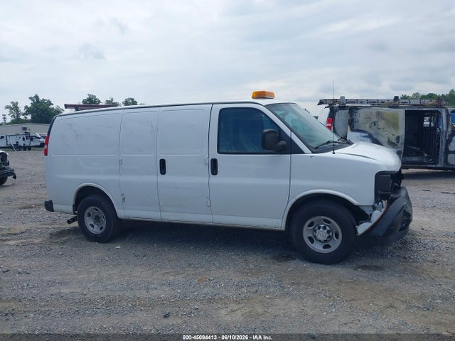 Chevrolet Express 2500 Work Van 2017 1GCWGAFF2H1139074 Image 13