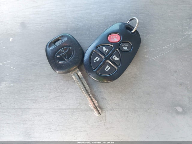 2012 Toyota Sienna Xle V6 8 Passenger მანქანა იყიდება აუქციონზე, vin: 5TDYK3DC6CS225687, აუქციონის ნომერი: 45094591