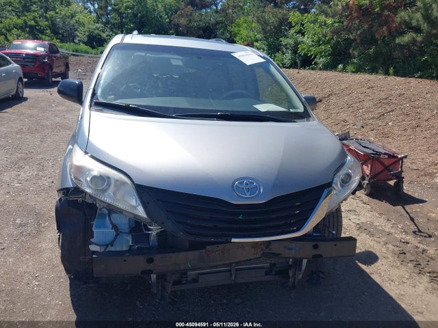 2012 Toyota Sienna Xle V6 8 Passenger მანქანა იყიდება აუქციონზე, vin: 5TDYK3DC6CS225687, აუქციონის ნომერი: 45094591