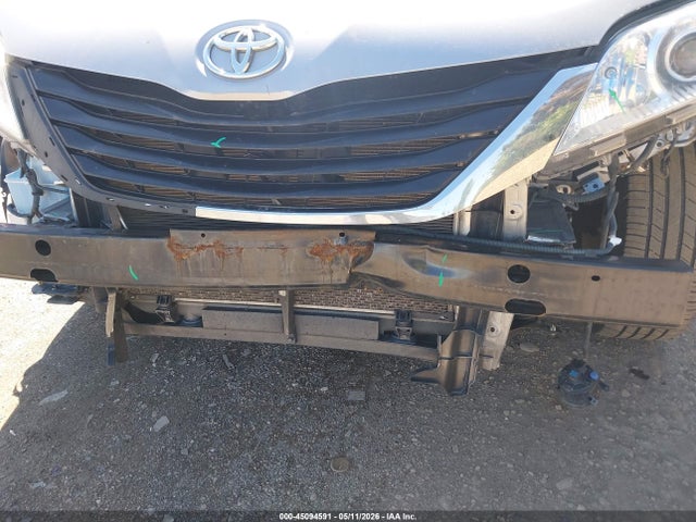 2012 Toyota Sienna Xle V6 8 Passenger მანქანა იყიდება აუქციონზე, vin: 5TDYK3DC6CS225687, აუქციონის ნომერი: 45094591