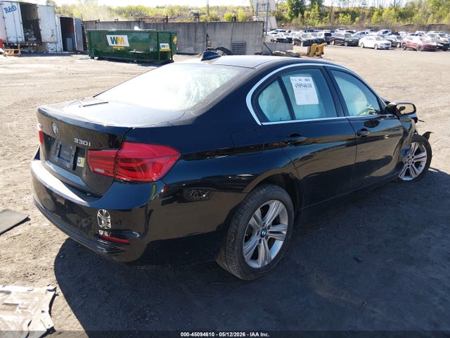 2017 Bmw 330i Xdrive მანქანა იყიდება აუქციონზე, vin: WBA8D9G53HNU60777, აუქციონის ნომერი: 45094610