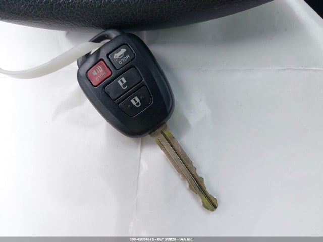 45094676 :رقم المزاد ، 4T4BF1FK9FR507827 vin ، 2015 Toyota Camry Le مزاد بيع
