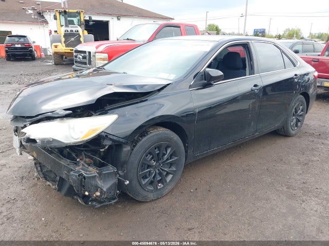 45094676 :رقم المزاد ، 4T4BF1FK9FR507827 vin ، 2015 Toyota Camry Le مزاد بيع