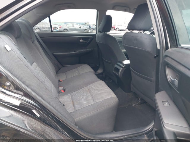 45094676 :رقم المزاد ، 4T4BF1FK9FR507827 vin ، 2015 Toyota Camry Le مزاد بيع