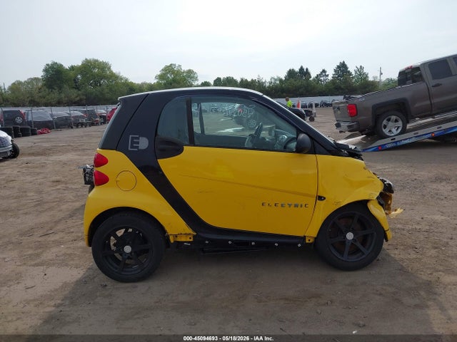 2014 Smart Fortwo Electric Drive Passion მანქანა იყიდება აუქციონზე, vin: WMEEJ9AA3EK765795, აუქციონის ნომერი: 45094693