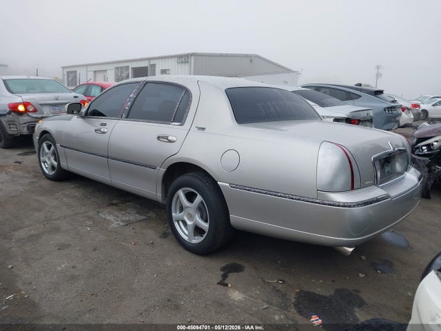 2006 Lincoln Town Car Signature Limited მანქანა იყიდება აუქციონზე, vin: 1LNHM82W16Y603004, აუქციონის ნომერი: 45094701