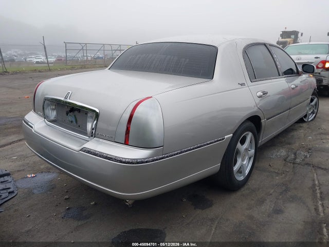 2006 Lincoln Town Car Signature Limited მანქანა იყიდება აუქციონზე, vin: 1LNHM82W16Y603004, აუქციონის ნომერი: 45094701