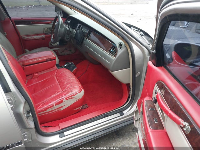 2006 Lincoln Town Car Signature Limited მანქანა იყიდება აუქციონზე, vin: 1LNHM82W16Y603004, აუქციონის ნომერი: 45094701
