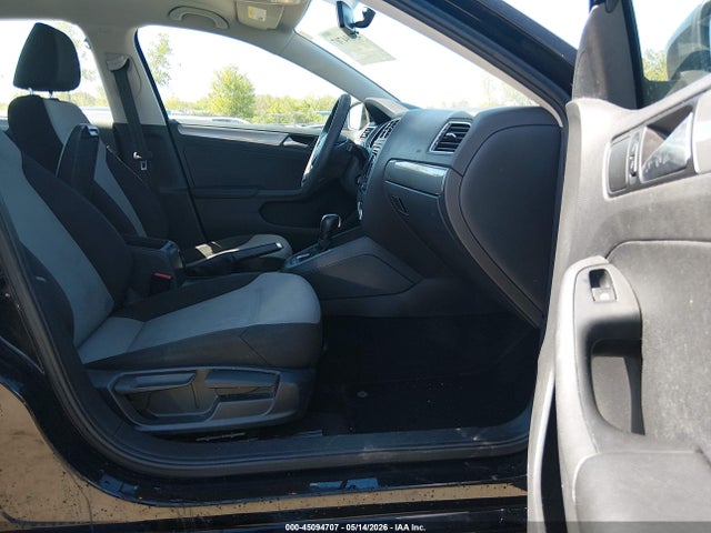 2017 Volkswagen Jetta 1.4t S მანქანა იყიდება აუქციონზე, vin: 3VW2B7AJ8HM258646, აუქციონის ნომერი: 45094707