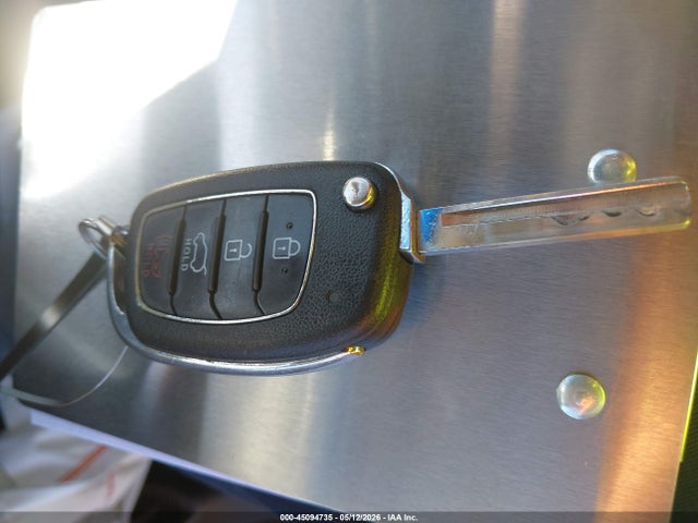 45094735 :رقم المزاد ، 5XYZT3LB3HG436411 vin ، 2017 Hyundai Santa Fe Sport 2.4l مزاد بيع