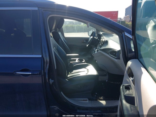 2017 Chrysler Pacifica Touring-l Plus მანქანა იყიდება აუქციონზე, vin: 2C4RC1EG4HR785666, აუქციონის ნომერი: 45094804