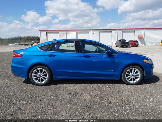 3FA6P0LUXKR226981 Ford Fusion Hybrid Se