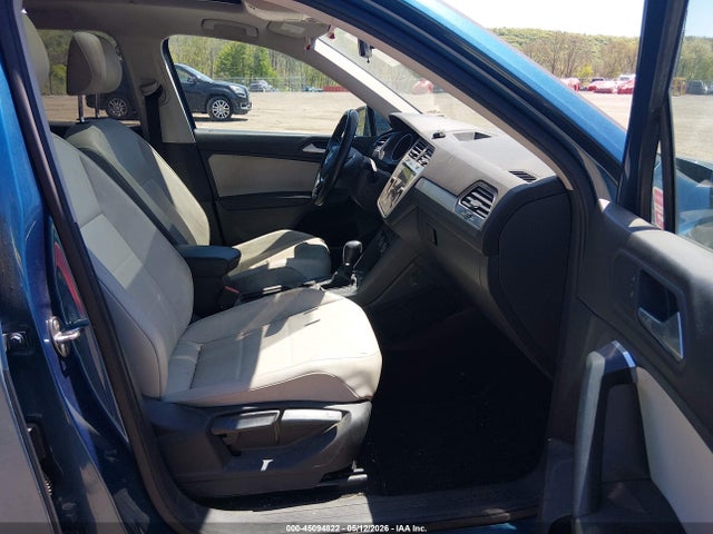 Продаж на аукціоні авто 2019 Volkswagen Tiguan 2.0t Se/2.0t Sel/2.0t Sel R-line/2.0t Sel R-line Black, vin: 3VV2B7AX6KM007060, номер лоту: 45094822