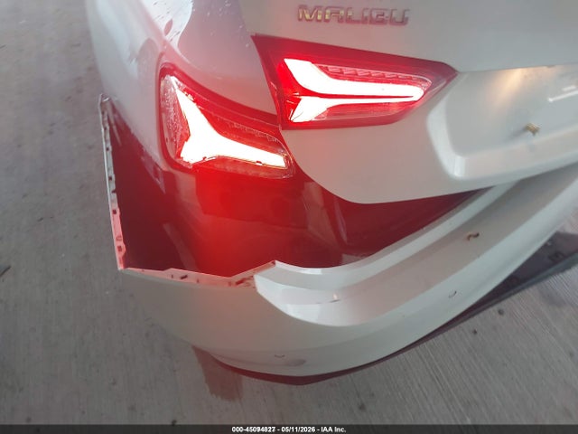 1G1ZD5ST9LF024730 Chevrolet Malibu Fwd Lt
