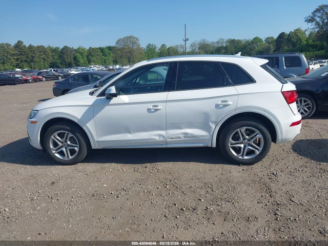 2018 Audi Q5 2.0t Premium/2.0t Tech Premium მანქანა იყიდება აუქციონზე, vin: WA1ANAFY7J2052637, აუქციონის ნომერი: 45094846