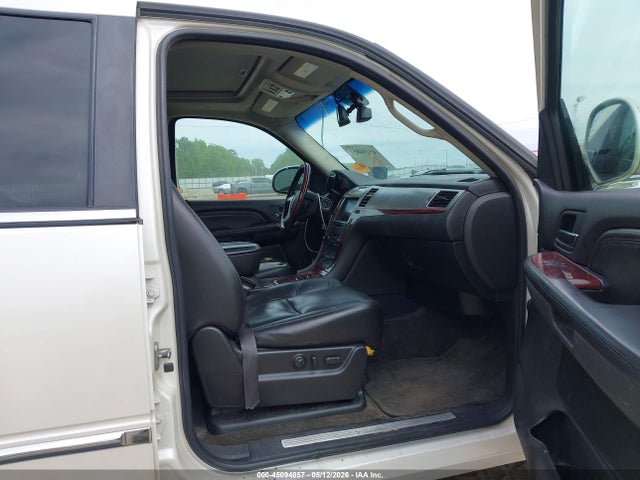 Продажа на аукционе авто 2008 Cadillac Escalade Esv Standard, vin: 1GYFK668X8R173059, номер лота: 45094857
