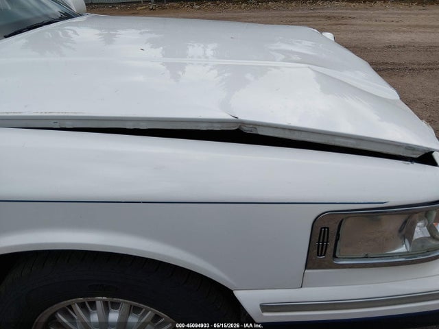 45094903 :رقم المزاد ، 1LNLM82W5SY713493 vin ، 1995 Lincoln Town Car Signature/spinnaker مزاد بيع