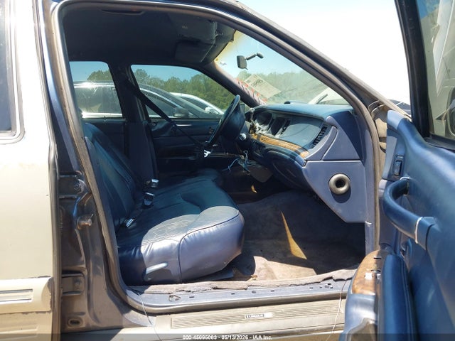 45095083 :رقم المزاد ، 1LNLM81W1TY647642 vin ، 1996 Lincoln Town Car Executive مزاد بيع