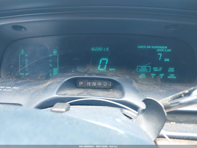45095083 :رقم المزاد ، 1LNLM81W1TY647642 vin ، 1996 Lincoln Town Car Executive مزاد بيع