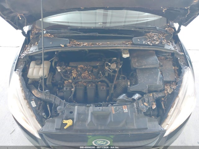 1FADP3K22JL241870 Ford FOCUS SE