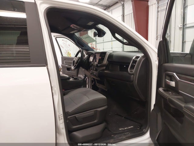 Продажа на аукционе авто 2024 Ram 2500 Big Horn  4x4 6'4 Box, vin: 3C6UR5DL8RG349125, номер лота: 45095227