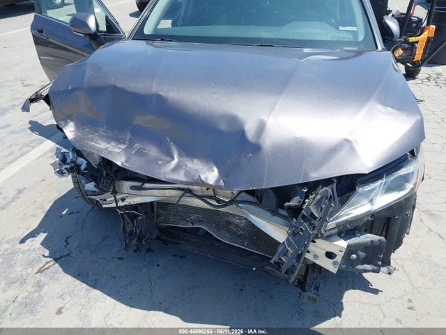 4T1B11HK1JU024167 Toyota CAMRY SE
