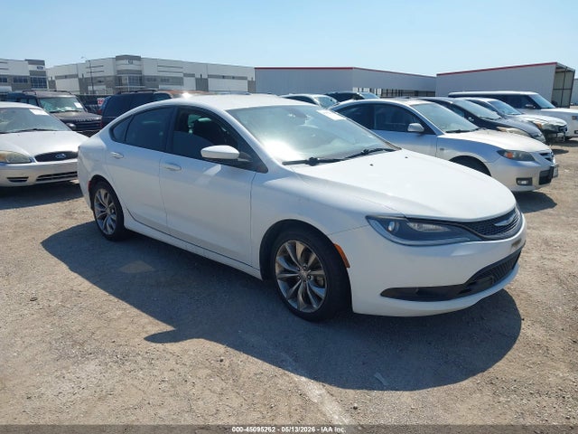 45095262 :رقم المزاد ، 1C3CCCBB8FN511749 vin ، 2015 Chrysler 200 S مزاد بيع