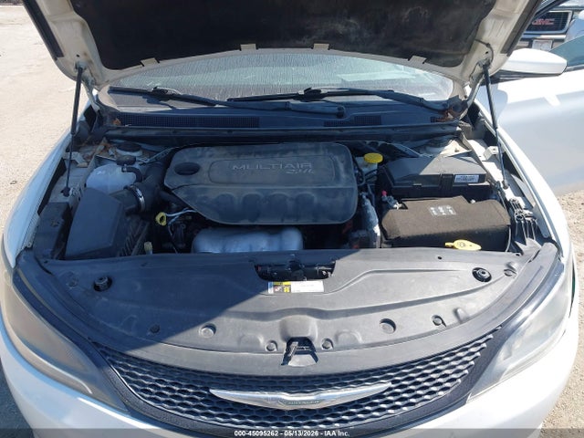45095262 :رقم المزاد ، 1C3CCCBB8FN511749 vin ، 2015 Chrysler 200 S مزاد بيع