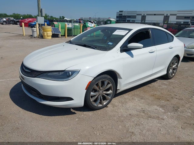 45095262 :رقم المزاد ، 1C3CCCBB8FN511749 vin ، 2015 Chrysler 200 S مزاد بيع